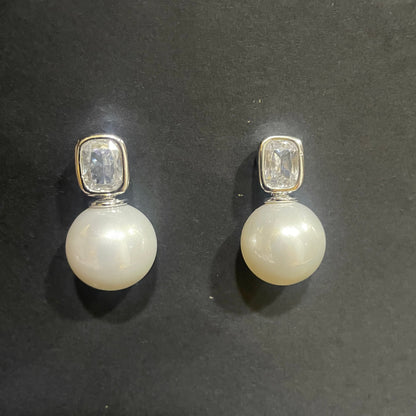 Elegant Pearl drop earrings