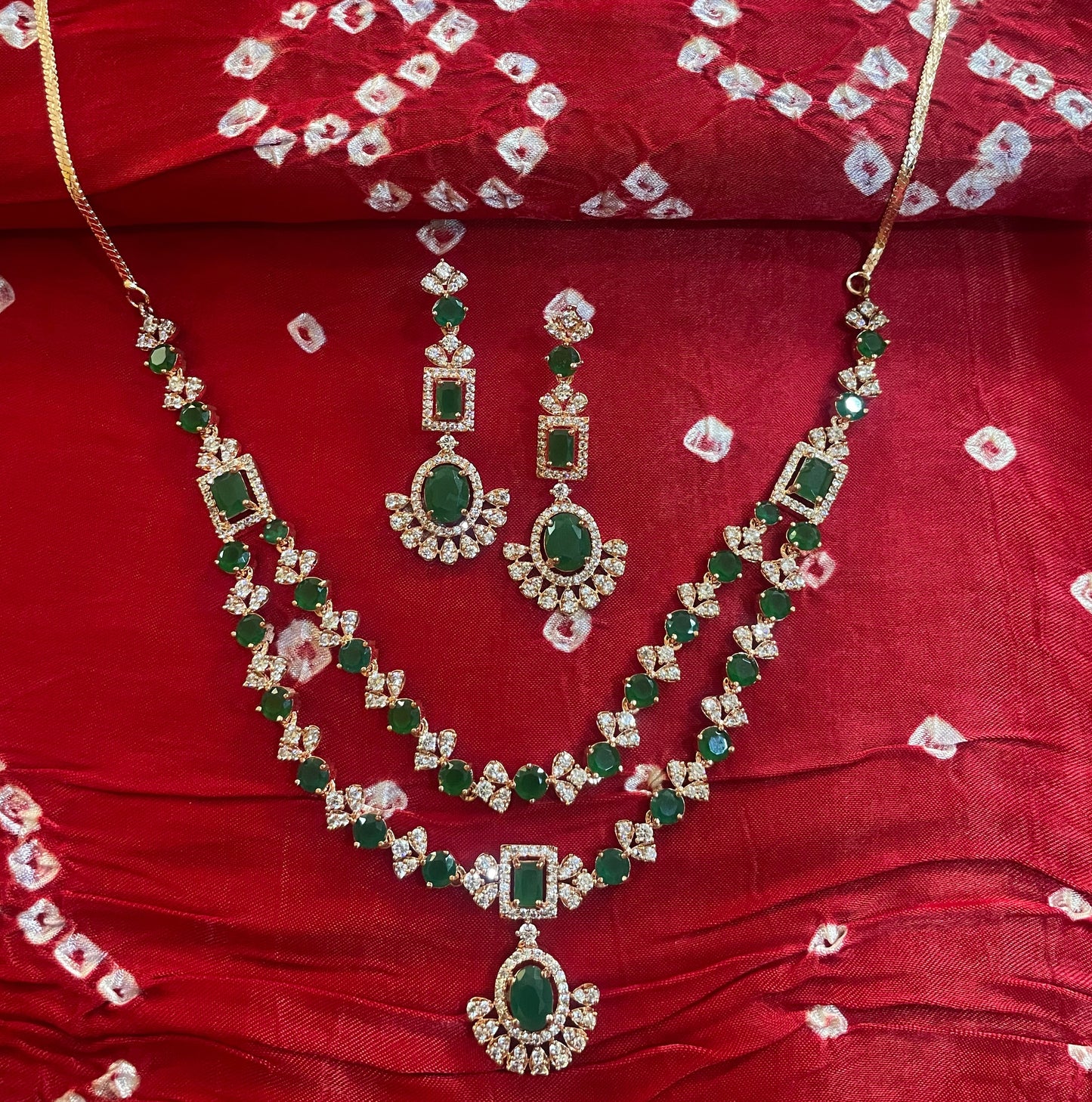 Emerald Elegance Necklace Set