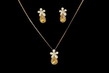 Golden Bloom Pendant Set